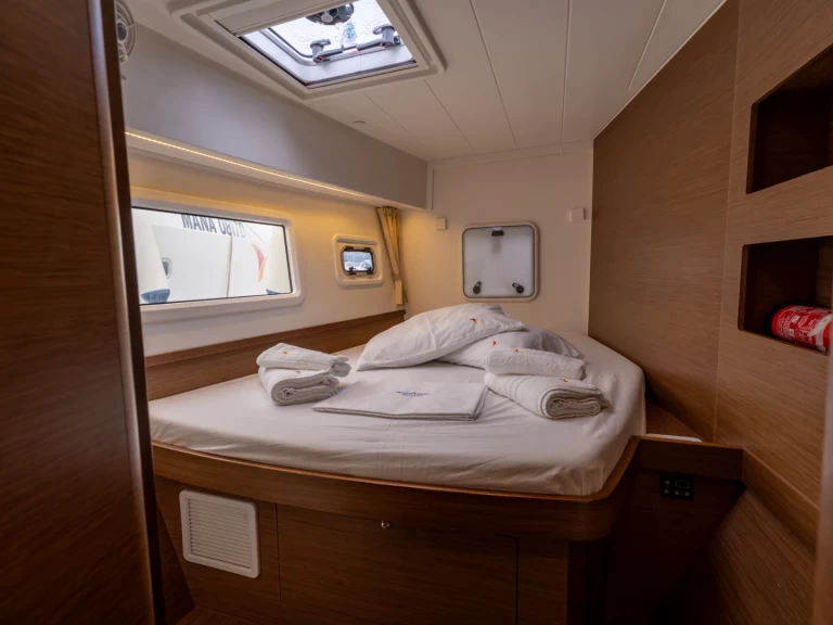 Catamaran rental in Salerno - Lagoon Lagoon 42