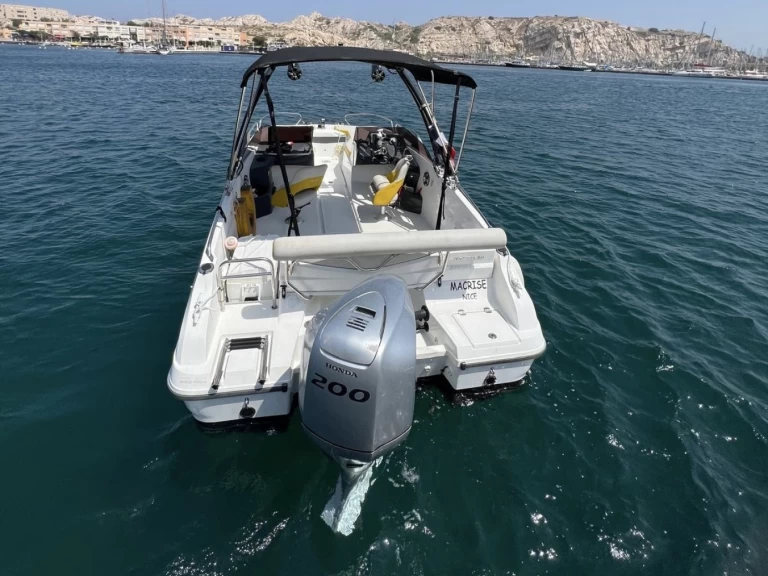 Boat rental Bénéteau Flyer 6.6 SPORTdeck in Marseille on Samboat