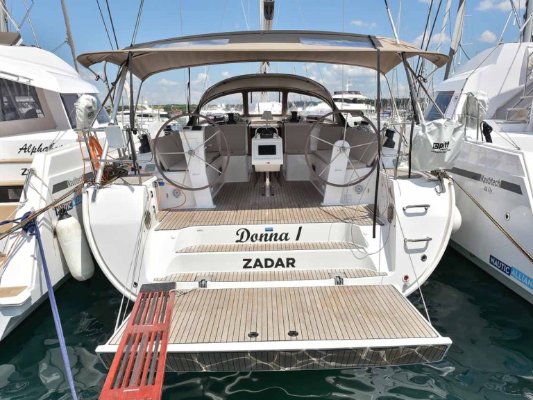 Sailboat rental in Biograd na Moru - Bavaria Cruiser 51
