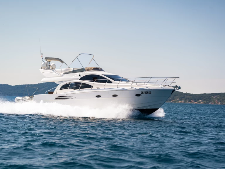 Rent a Astondoa Astondoa 43 Fly Zadar