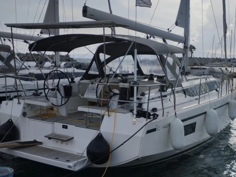 Yacht charter Zakynthos cheap Bavaria C42