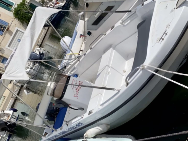 Yacht charter Martigues cheap 450 Sandy lx