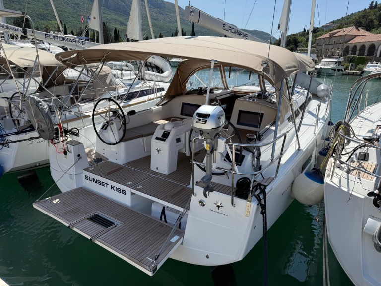 Jeanneau Sun Odyssey 410 charter bareboat or captained in  Komolac