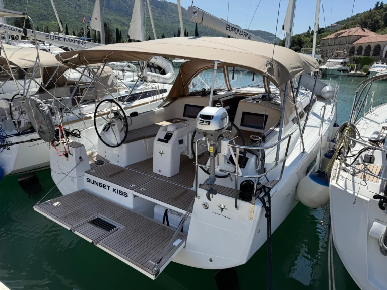 Jeanneau Sun Odyssey 410 charter bareboat or captained in  Komolac