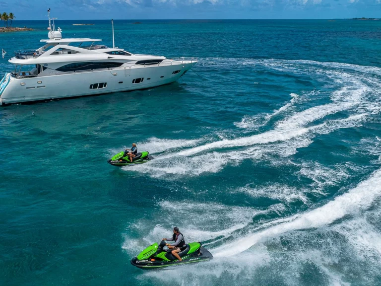 Luxury Yacht rental in Bahamas - Sunseeker EMRYS