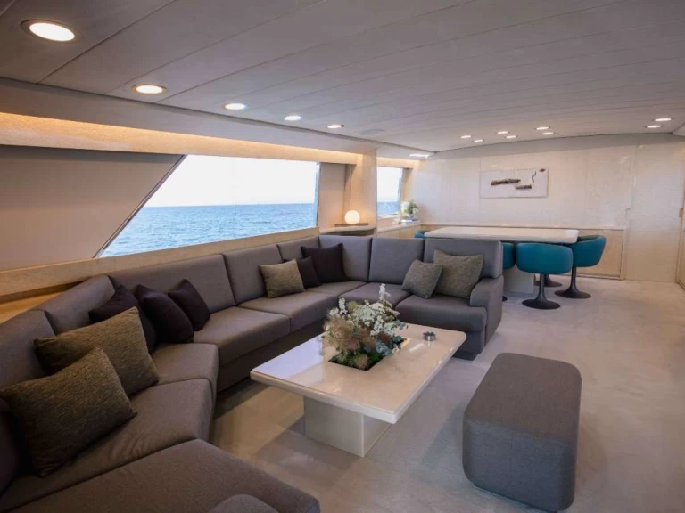 Luxury Yacht for rent Athens at the best price