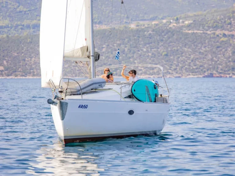 Elan Elan 344 in Kiáto on SamBoat