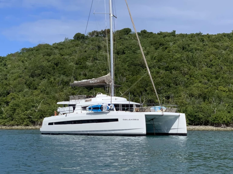 Bareboat Rental Luxury Yacht Bali with a boat licence