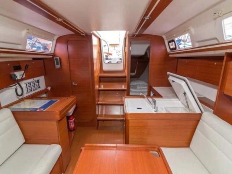 Dufour Dufour 335 in Propriano on SamBoat