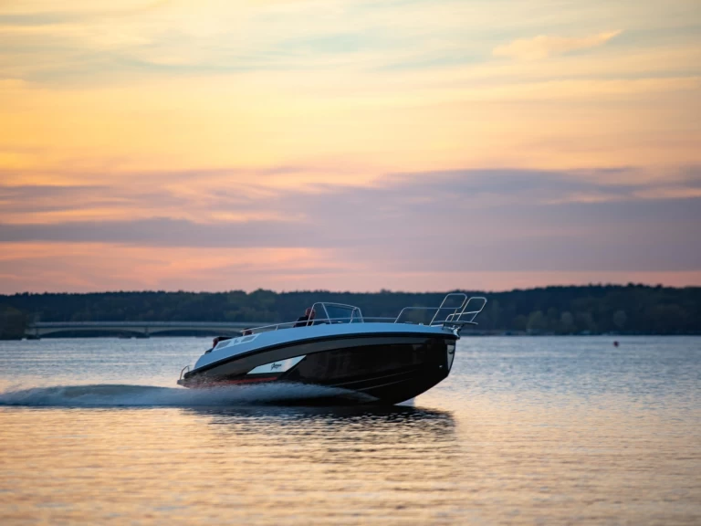Bareboat Rental Motorboat Arrow Arabis 23 with a boat licence