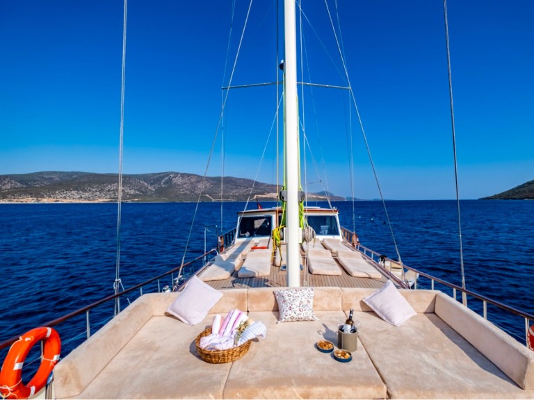 Sailboat for rent Bodrum at the best price