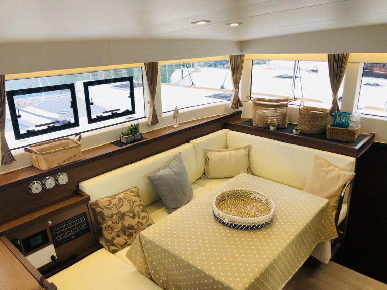 Yacht charter Capo d'Orlando cheap Lagoon 40