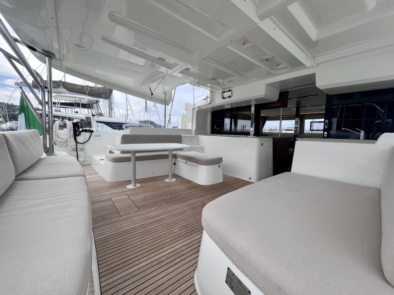 Lagoon Lagoon 46 in Capo d'Orlando on SamBoat