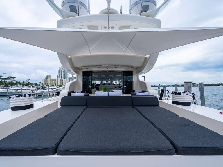 Luxury Yacht rental in Miami - Leopard Cassinella