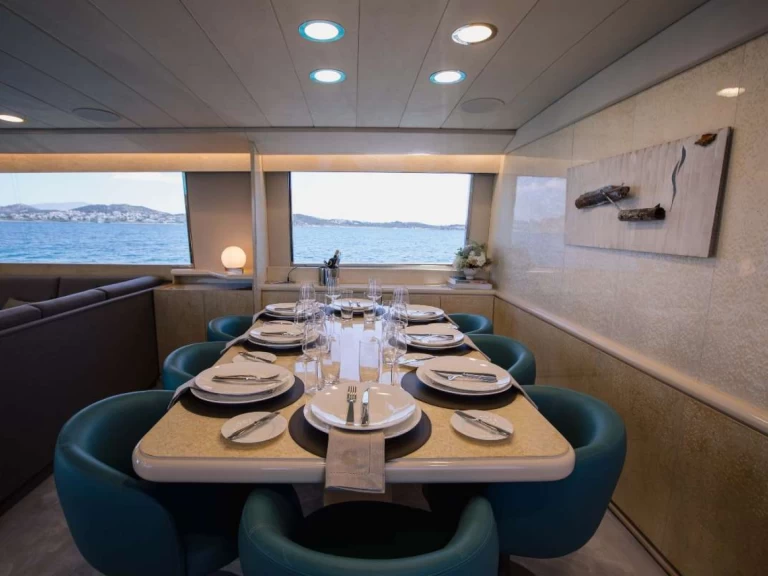 Luxury Yacht rental in Athens - Versilcraft CARI&Ntilde;O
