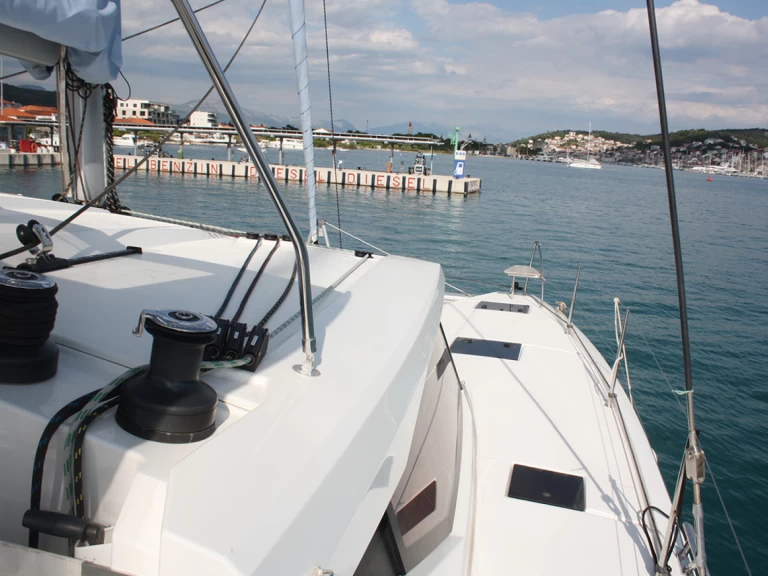 Catamaran rental in Seget Donji - Fountaine Pajot Astrea 42