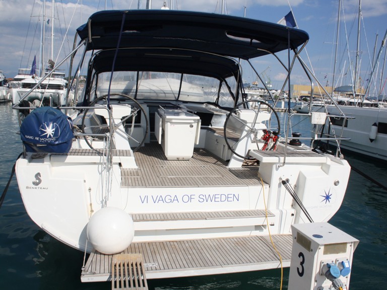 Bareboat Rental Sailboat Bénéteau with a boat licence