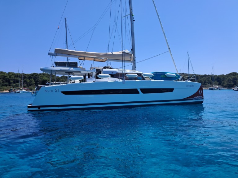 Rent a Fountaine Pajot Aura 51 Seget Donji