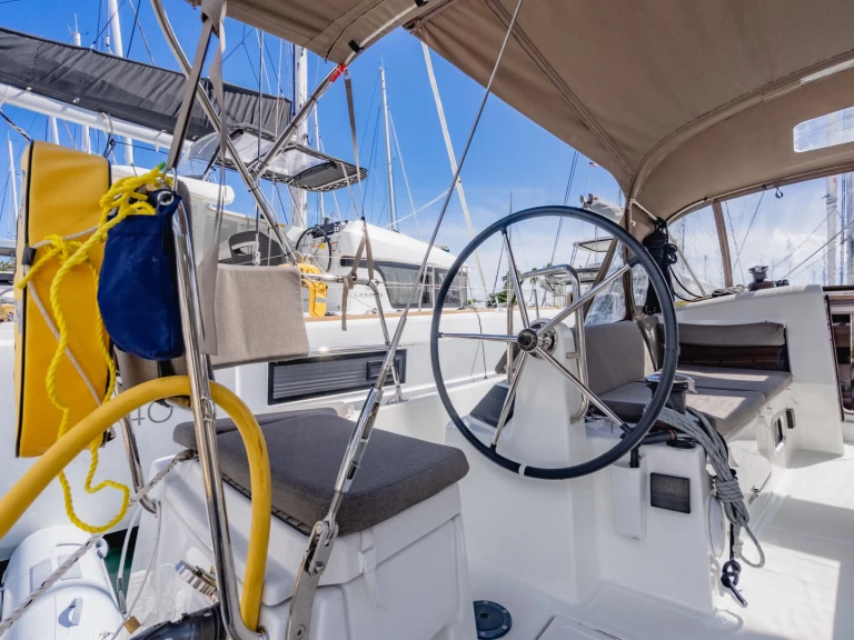 Sailboat for rent Road Town at the best price