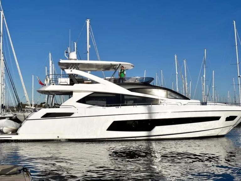 Rent a Sunseeker Sunseeker 75 Seget Donji