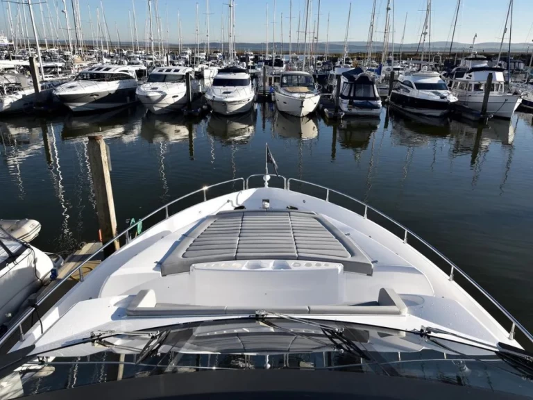 Luxury Yacht rental in Seget Donji - Sunseeker Sunseeker 75