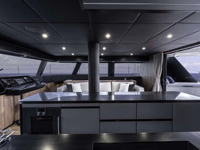 Bareboat Rental Luxury Yacht Sunreef with a boat licence