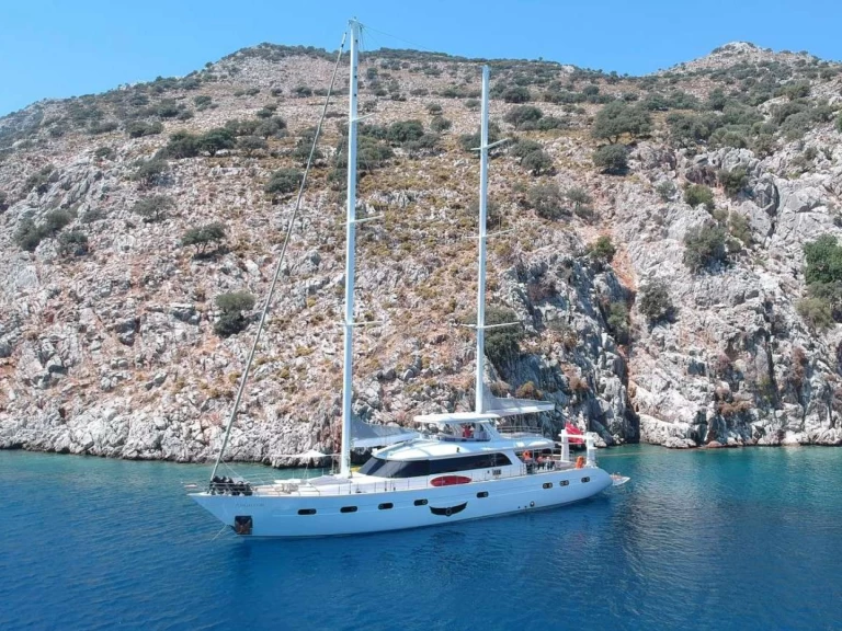 Luxury Yacht for rent Fethiye at the best price