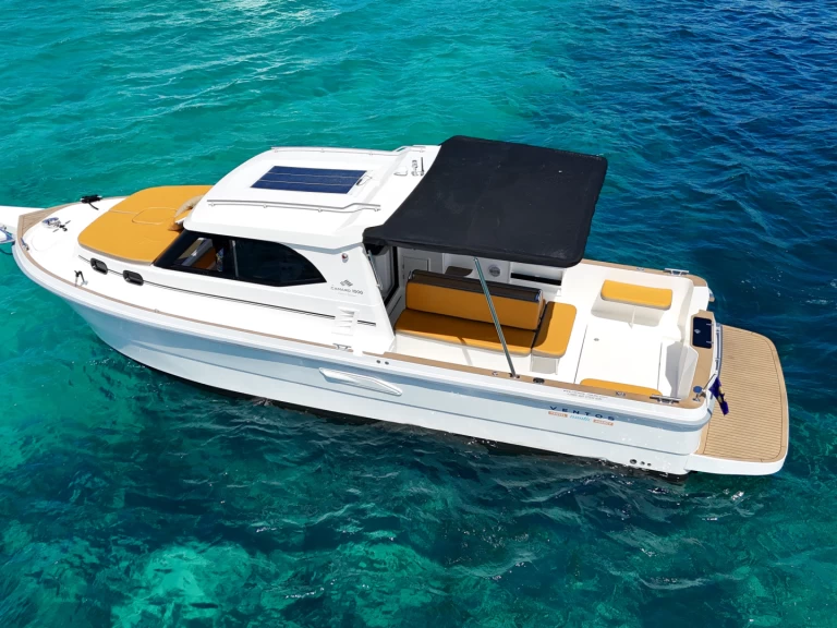 Motorboat rental with or without captain Camaro Trogir