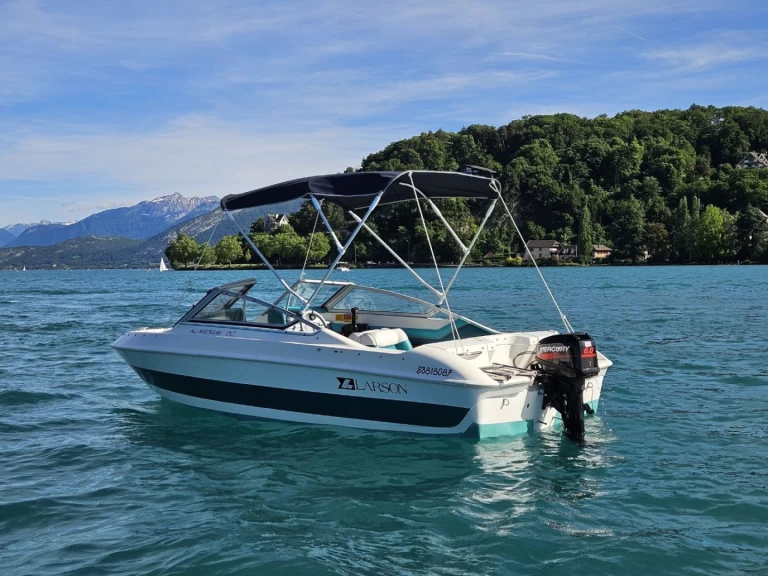 Boat rental Larson 150 in Annecy on Samboat