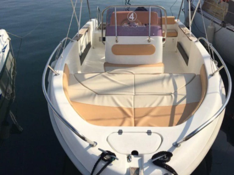 Saver 550 Open in Alghero on SamBoat