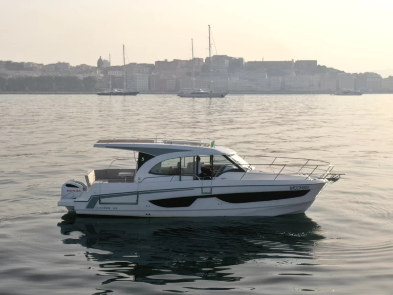 Motorboat for rent Naples at the best price