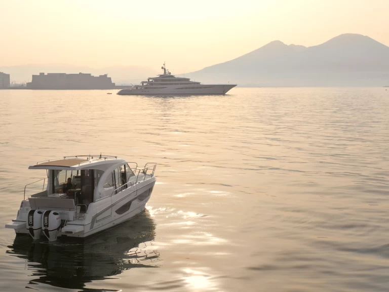 Bénéteau Antares 11 in Naples on SamBoat