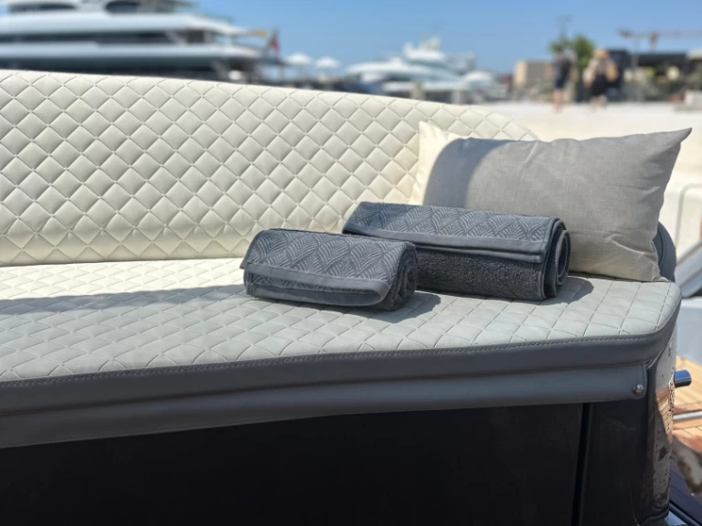 Boat rental Pearl Sea 56 in Split on Samboat