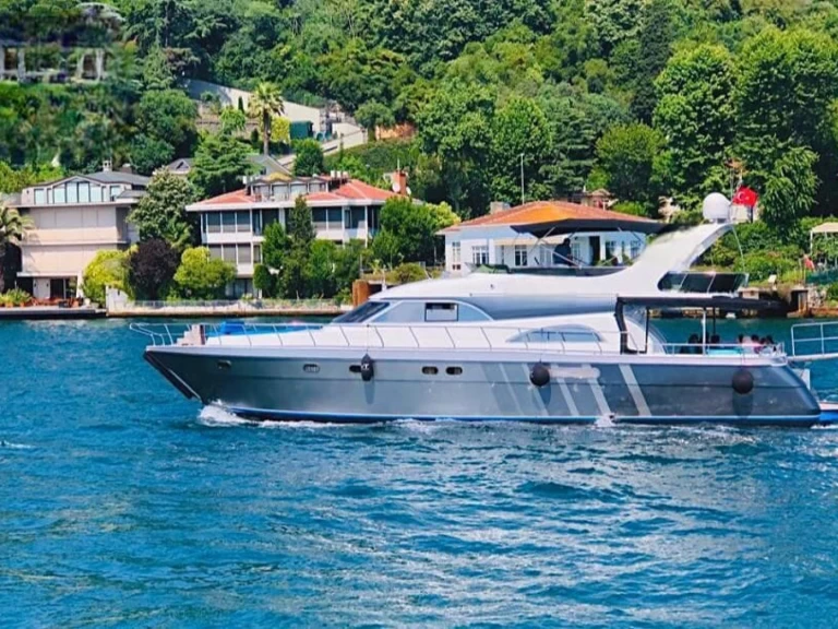 Luxury Yacht rental with or without captain costom made Beşiktaş