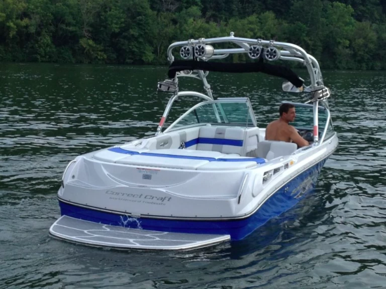 Nautique Correct Craft Competition Ski Boat 2001 in Sevrier on SamBoat