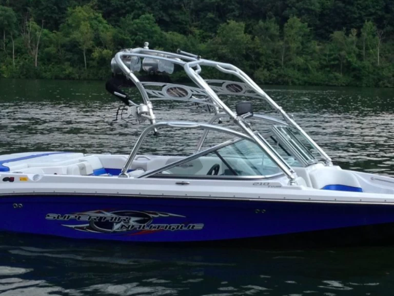 Rent a Nautique Correct Craft Competition Ski Boat 2001 Sevrier