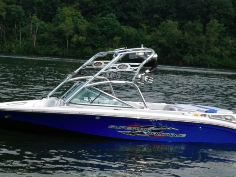 Yacht charter Sevrier cheap Competition Ski Boat 2001