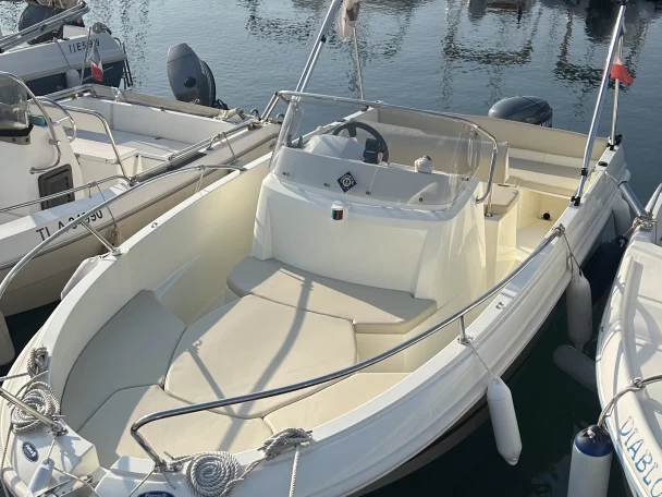 Jeanneau cap-camarat 505 Style in Saint-Raphaël on SamBoat