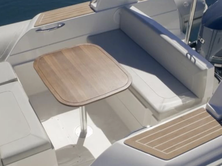 Yacht charter Arcachon cheap Tempest 800