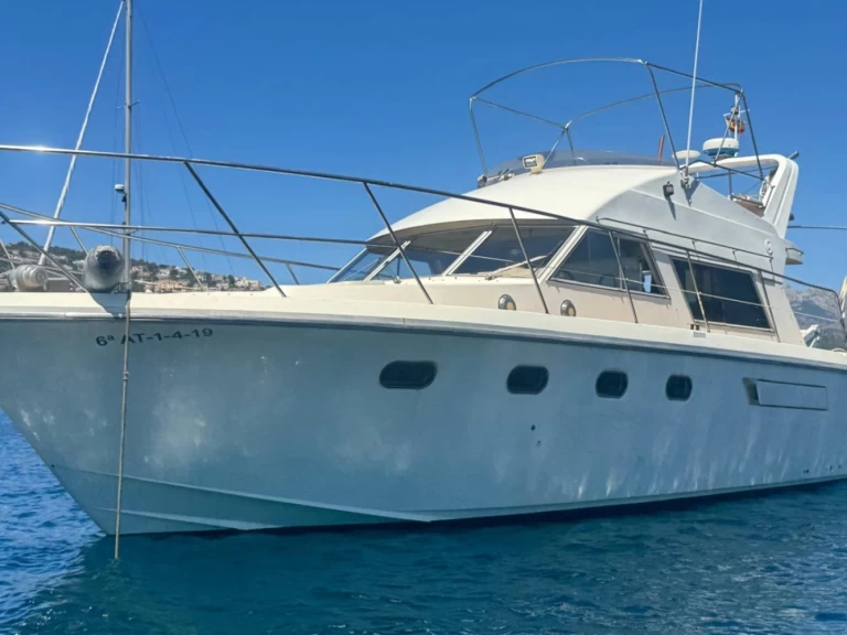 Motorboat for rent Barcelona at the best price