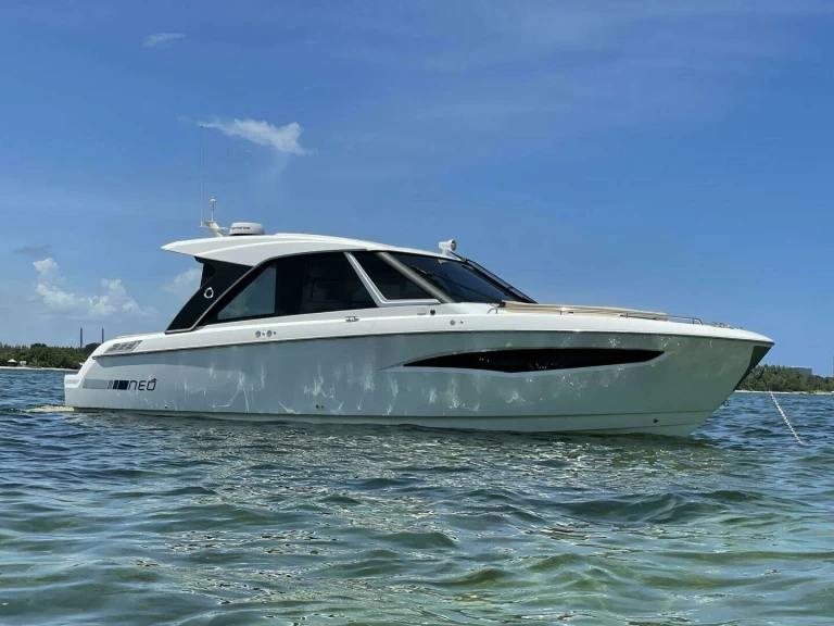 Jeanneau Leader 36 in Golfe-Juan on SamBoat