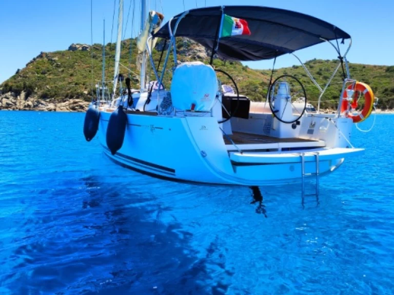 Bareboat Rental Sailboat Dufour with a boat licence