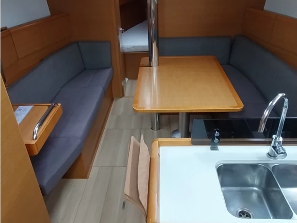 Bareboat Rental Sailboat Jeanneau with a boat licence