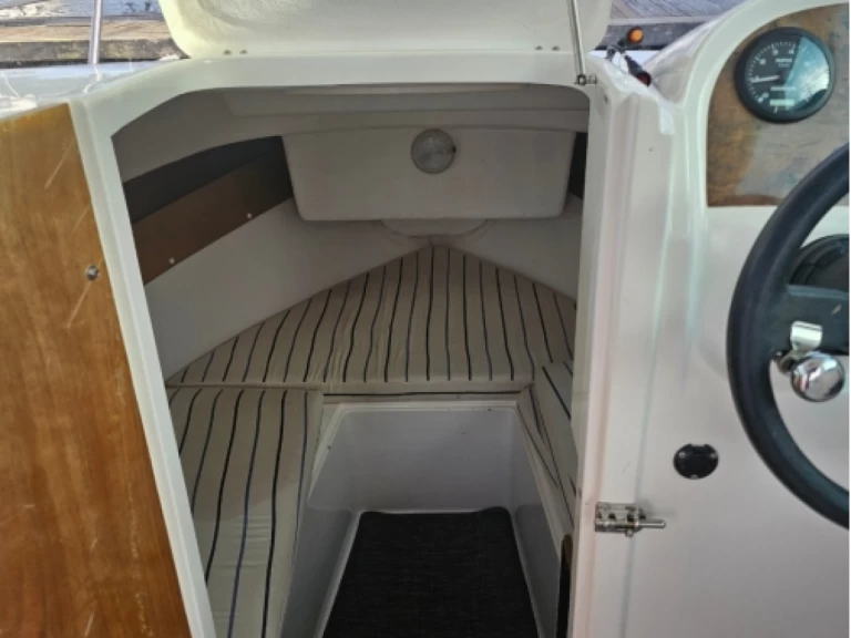 Motorboat rental in Vigo - Jeanneau Cap Camarat 575