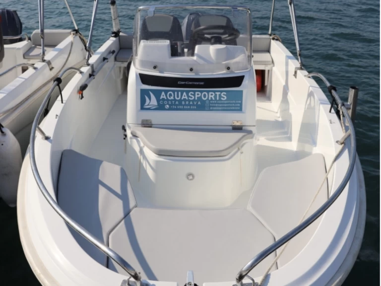 Jeanneau Cap Camarat 4.7 CC in l'Escala on SamBoat