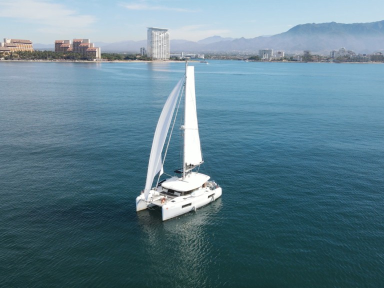 Yacht charter Marina Vallarta cheap Lagoon 40
