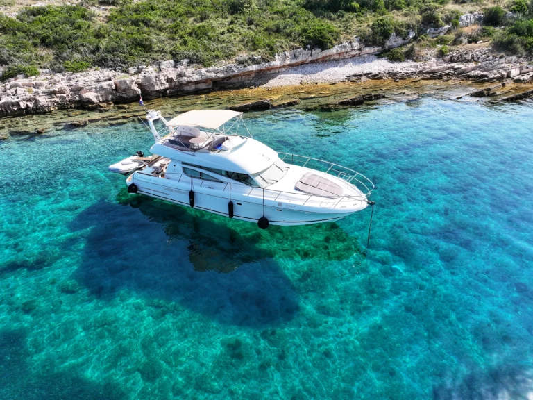 Motorboat rental in Split - Jeanneau Prestige 46