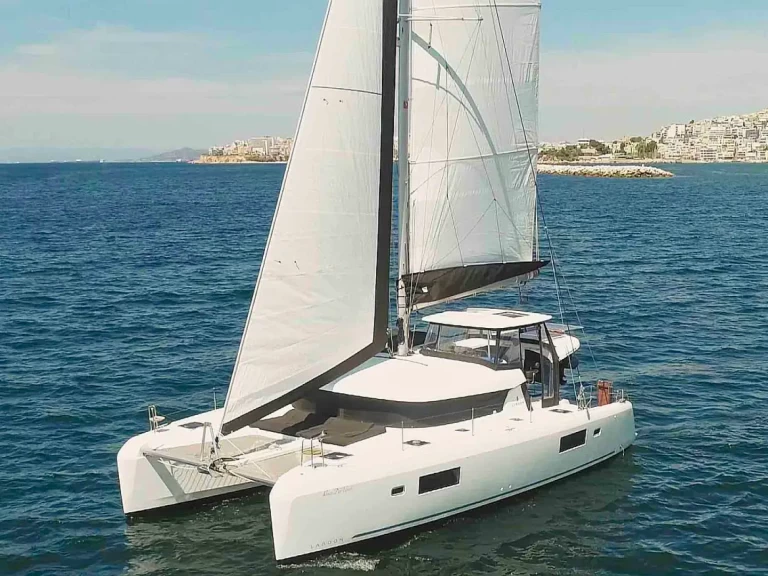 Boat rental Lagoon Lagoon 42 in Paros (Island) on Samboat