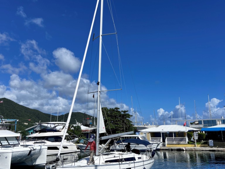 Bavaria Bavaria 37 - 2 cab. charter bareboat or captained in  Road Town