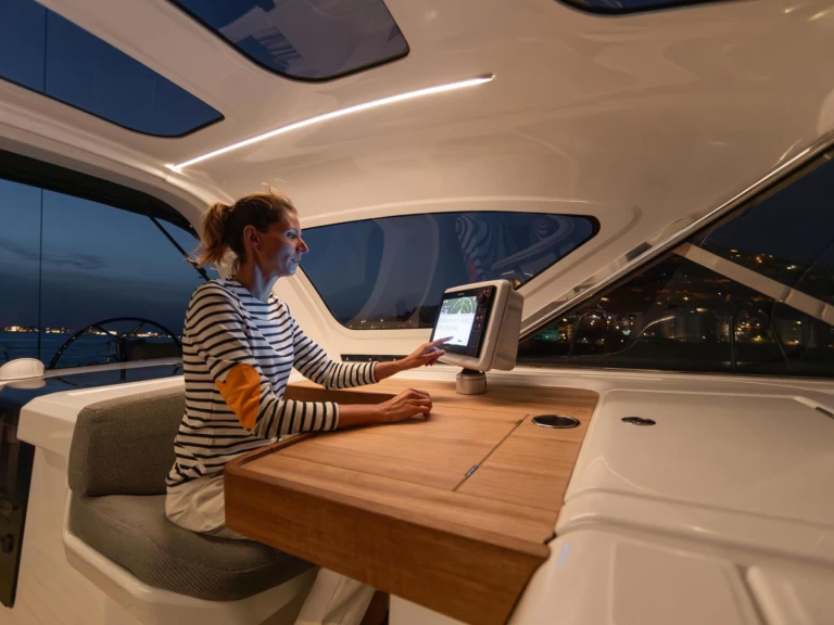 Yacht charter Road Town cheap Jeanneau 55 - 3 + 1 cab.